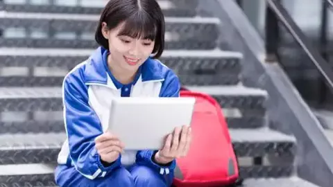 房地产市场仍朝着止跌回稳方向迈进