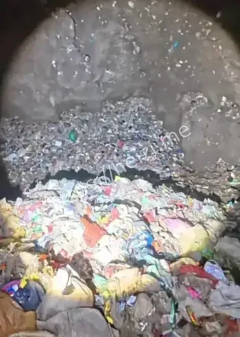 贵州黔西溶洞垃圾